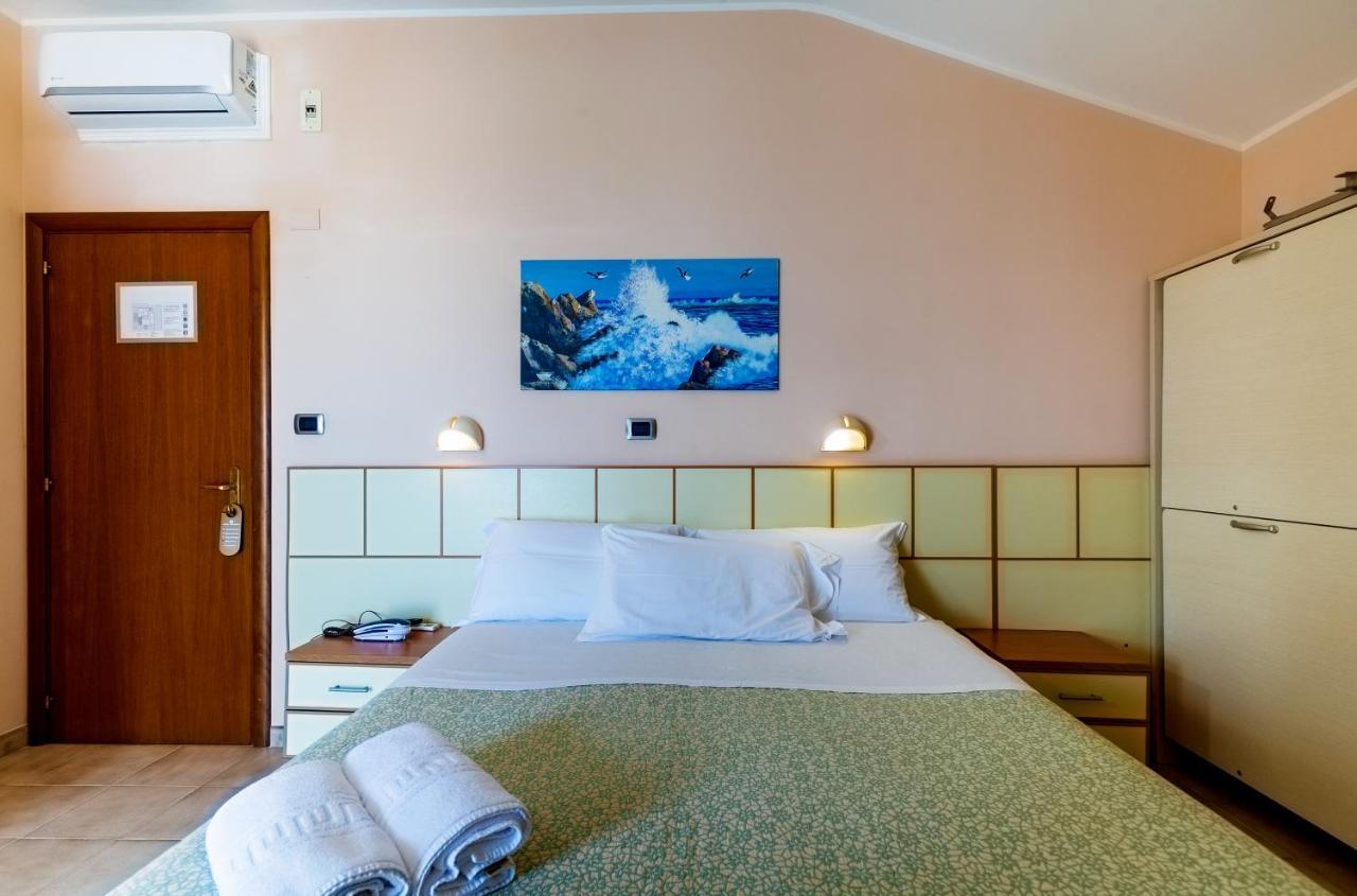Hotel Miramare - 锡尔维玛丽娜 外观 照片